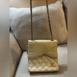 Chanel vintage white mine single flap